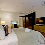 Luxurious West Kensington Flat With City Views