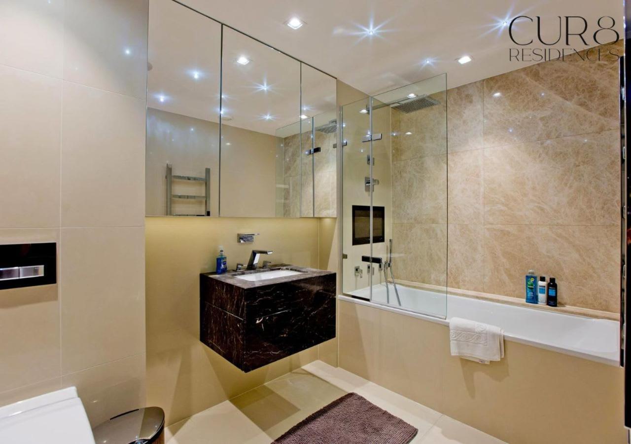 Luxurious West Kensington Flat With Views *